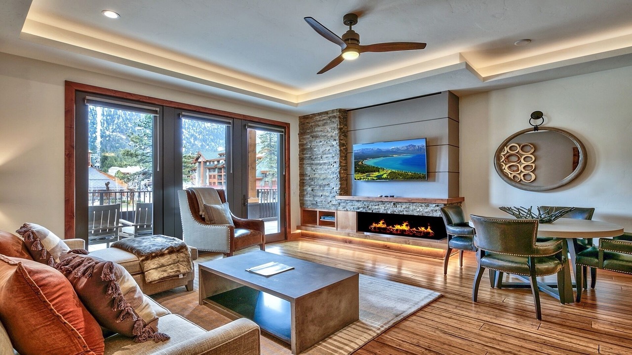 Photo of Livingroom in Lakeside Park