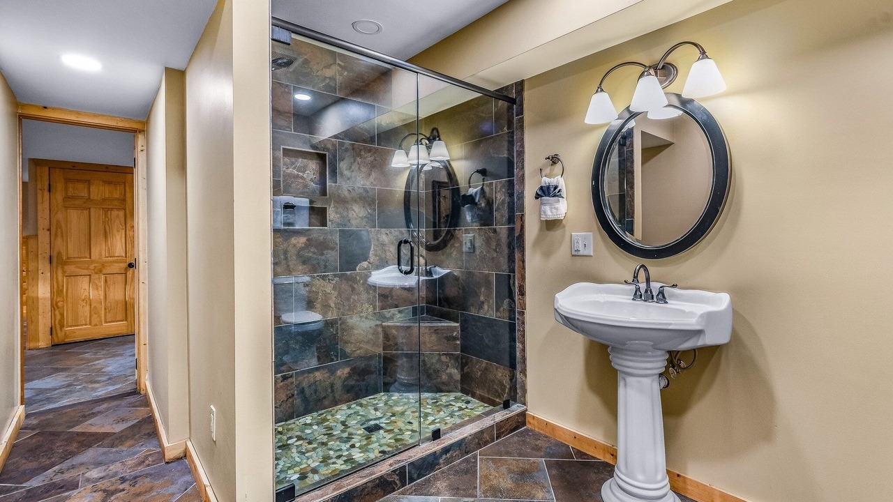 Photo of Bathroom in Wears Valley