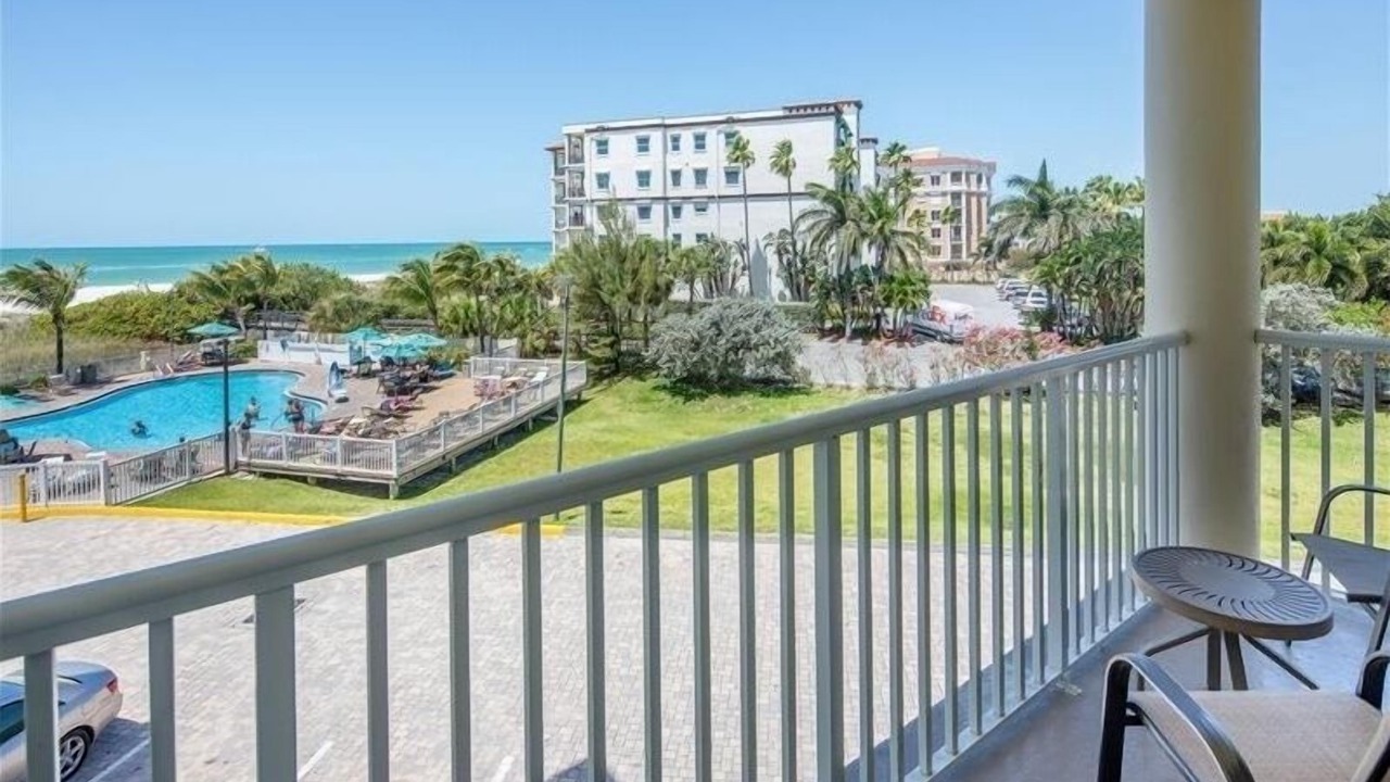 Photo of Patio Balcony in Treasure Island