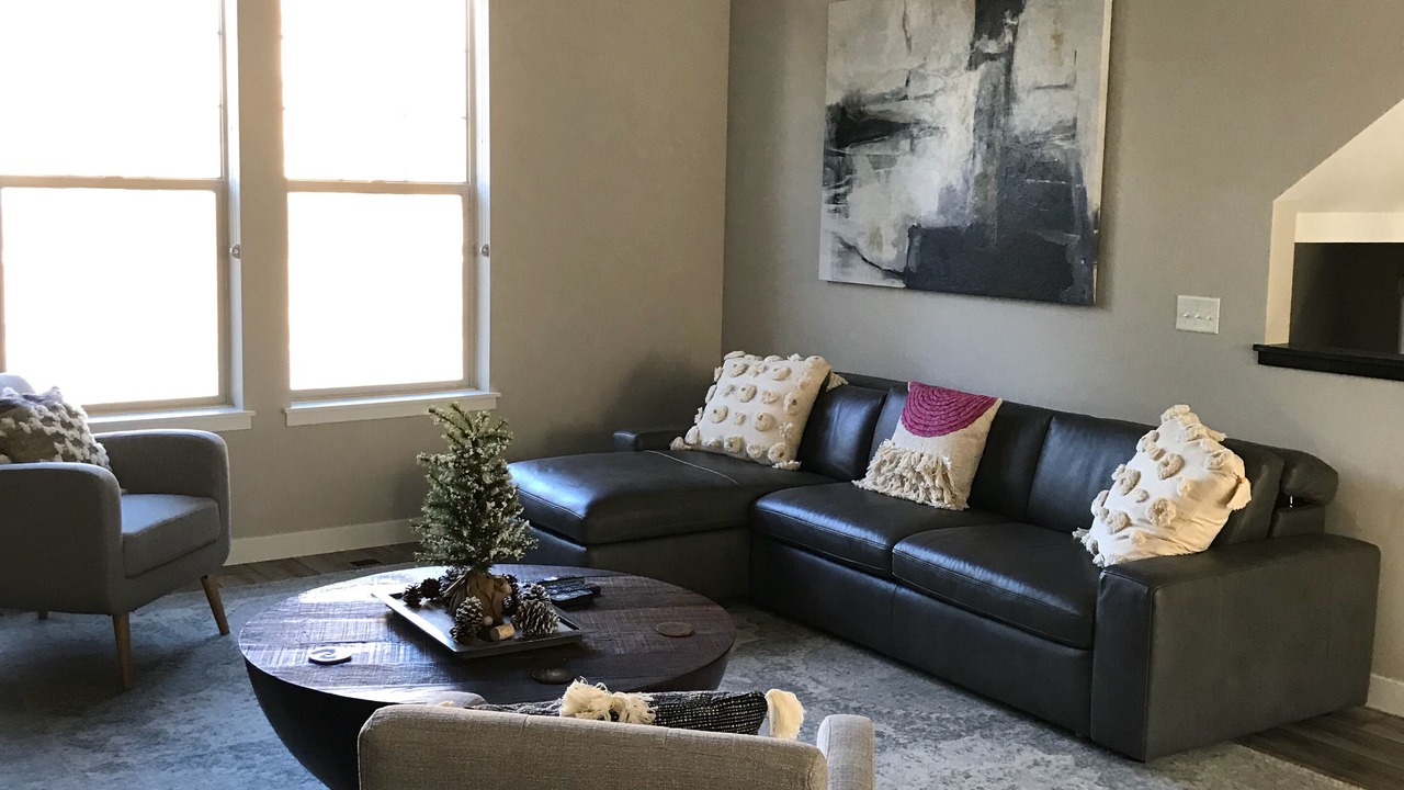 Photo of Livingroom in Cottonwood Heights