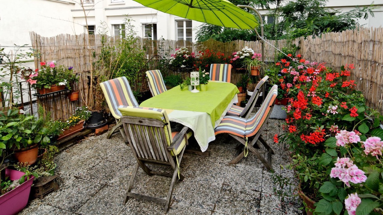 Photo of Outdoor in Quartier des Grandes-Carrieres