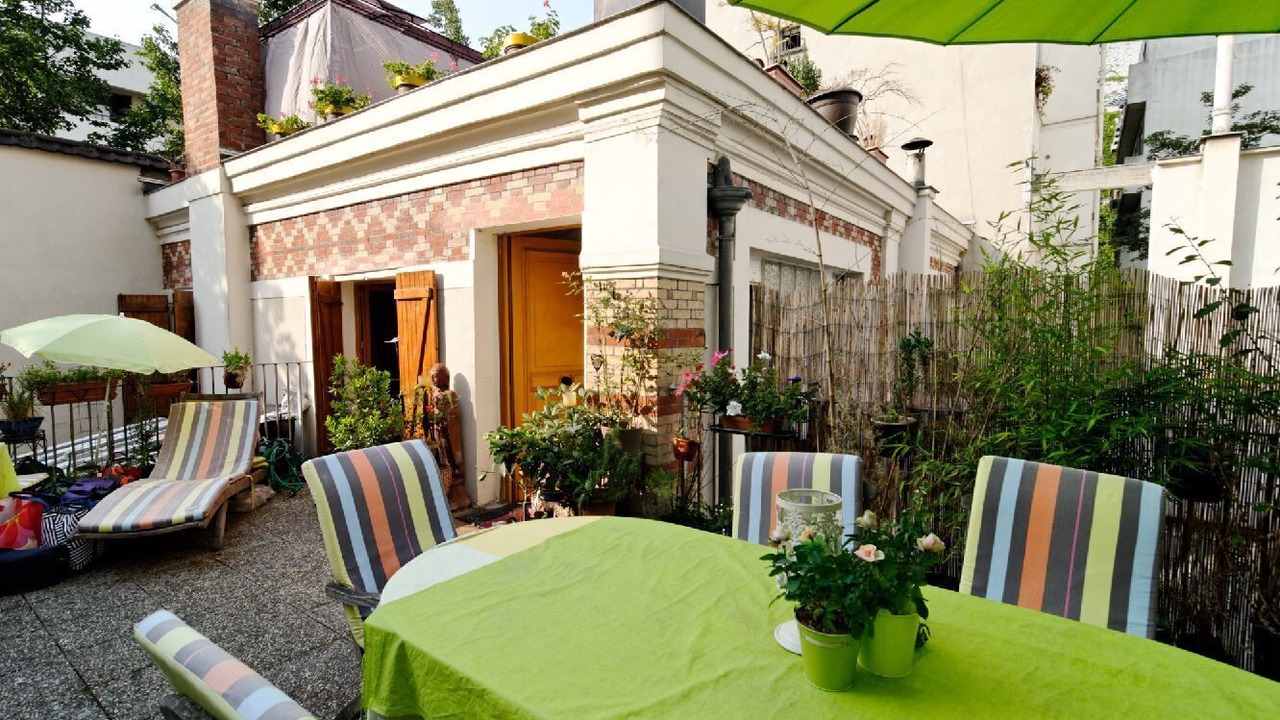 Photo of Outdoor in Quartier des Grandes-Carrieres