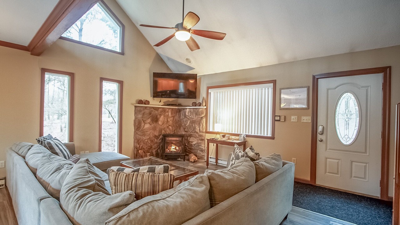 Photo of Livingroom in Albrightsville
