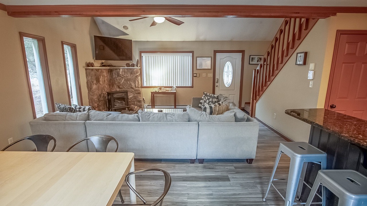 Photo of Livingroom in Albrightsville