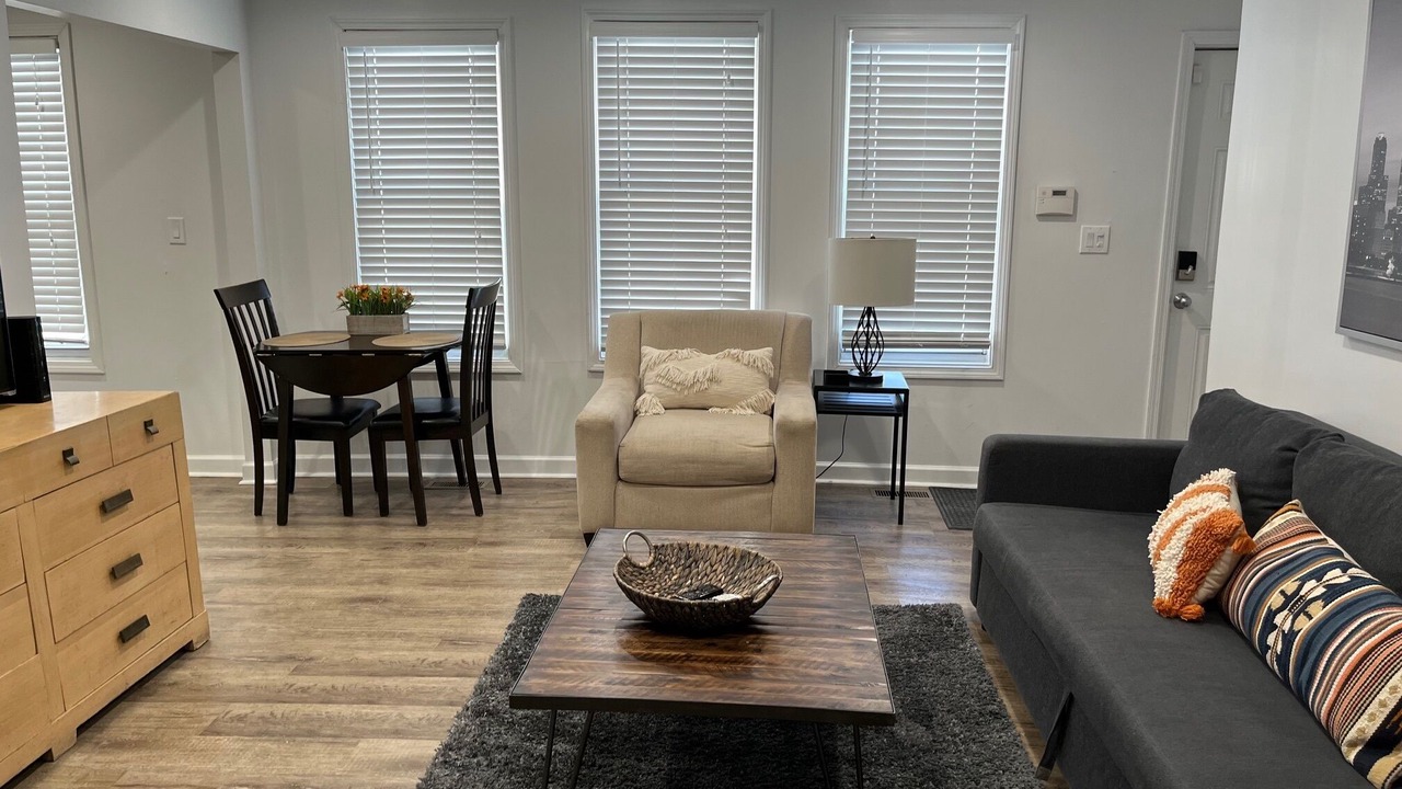 Photo of Livingroom in Lakeview