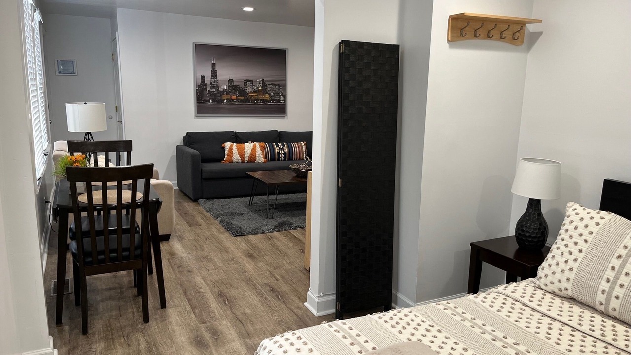 Photo of Bedroom in Lakeview