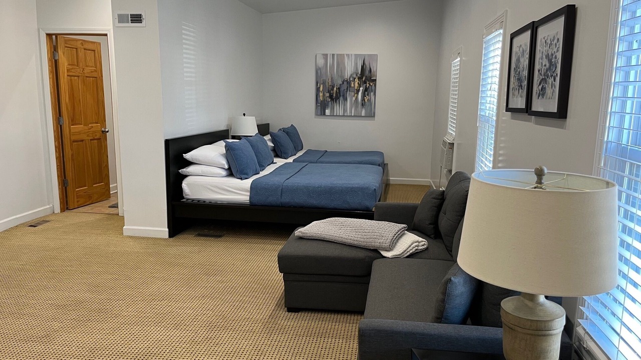 Photo of Bedroom in Lakeview