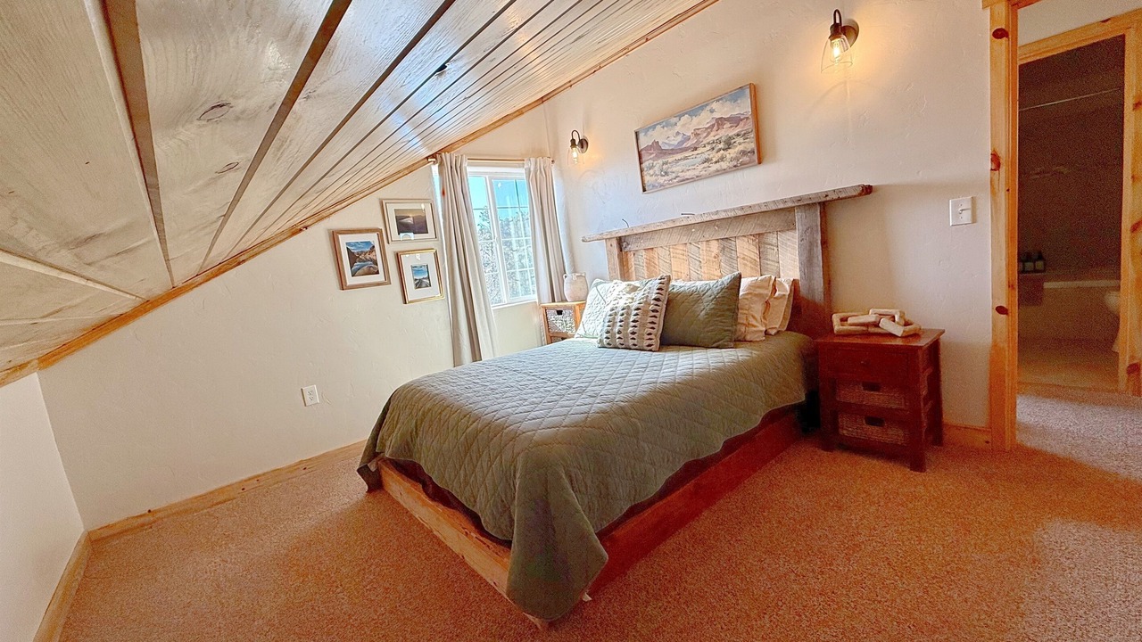 Photo of Bedroom in Blanding