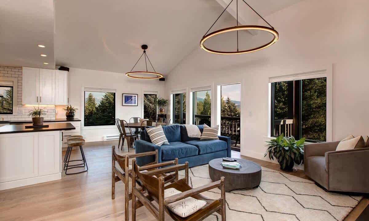 Photo of Livingroom in Teton Village