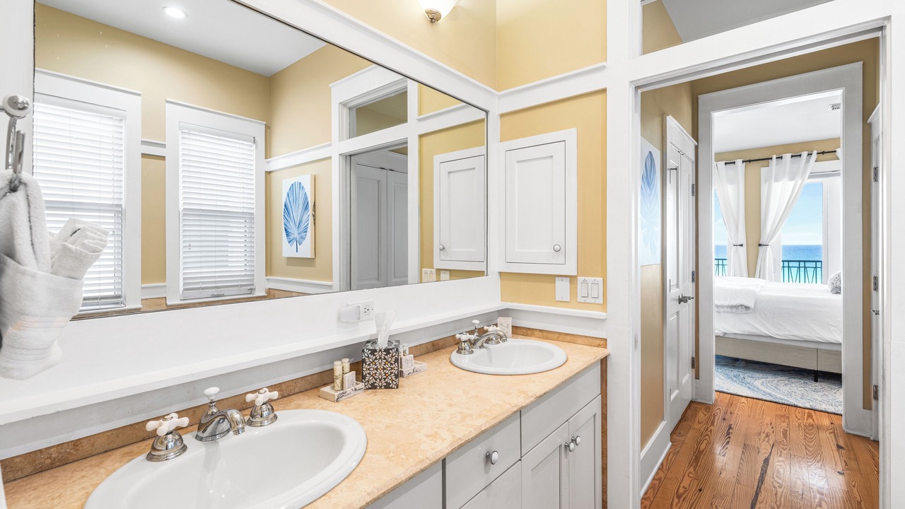 Photo of Bathroom in Delos