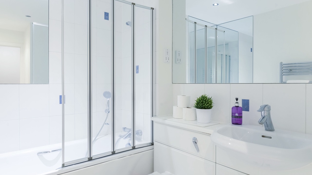 Photo of Bathroom in Royal Docks