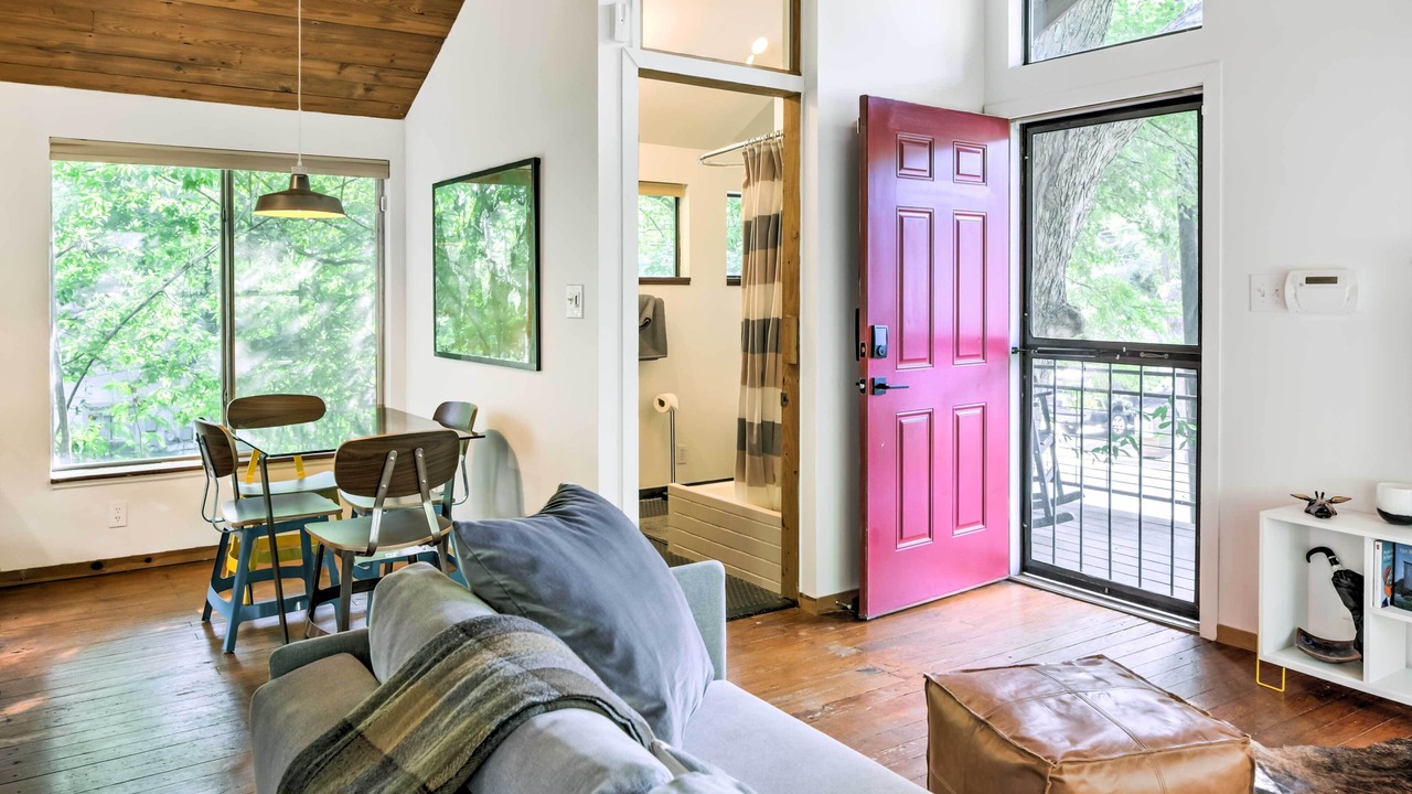 Photo of Livingroom in Blackshear-Prospect Hill