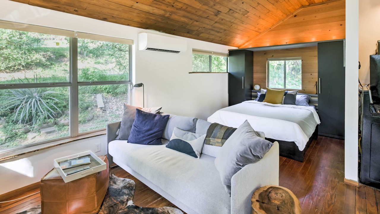 Photo of Bedroom in Blackshear-Prospect Hill