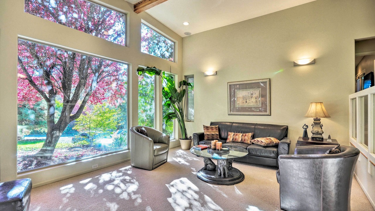 Photo of Livingroom in Oak Grove