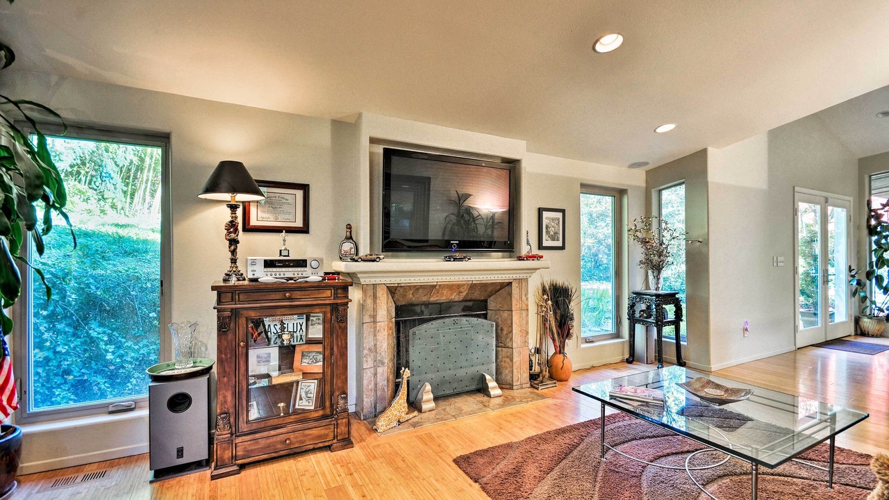 Photo of Livingroom in Oak Grove