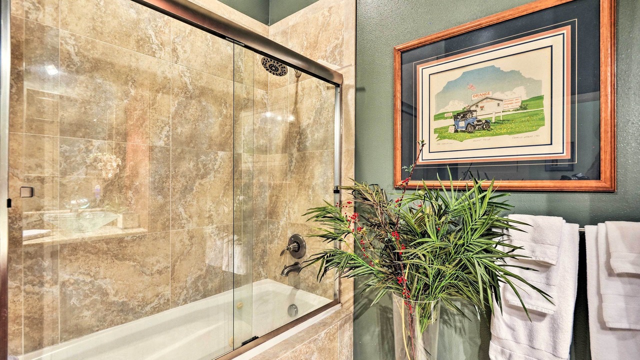 Photo of Bathroom in Oak Grove