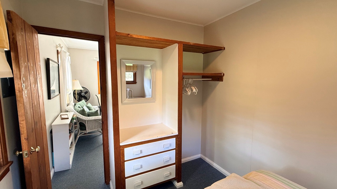 Photo of Bedroom in Maple City
