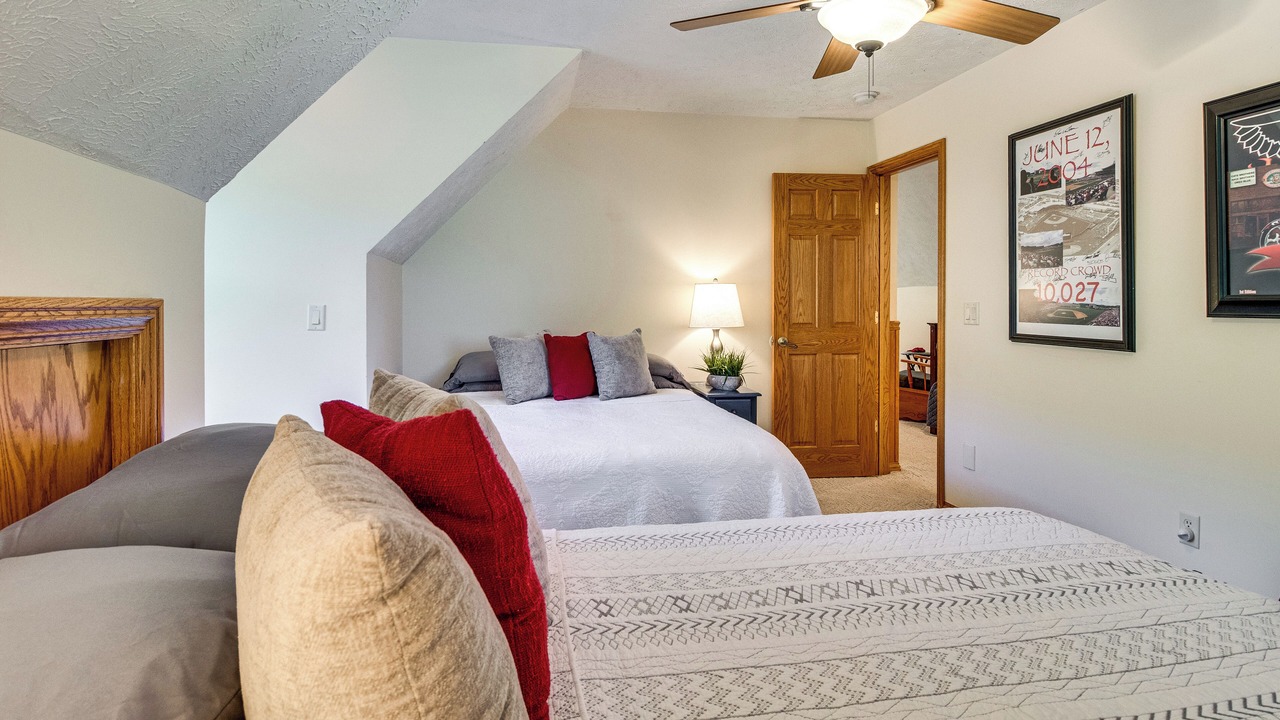 Photo of Bedroom in Lone Rock