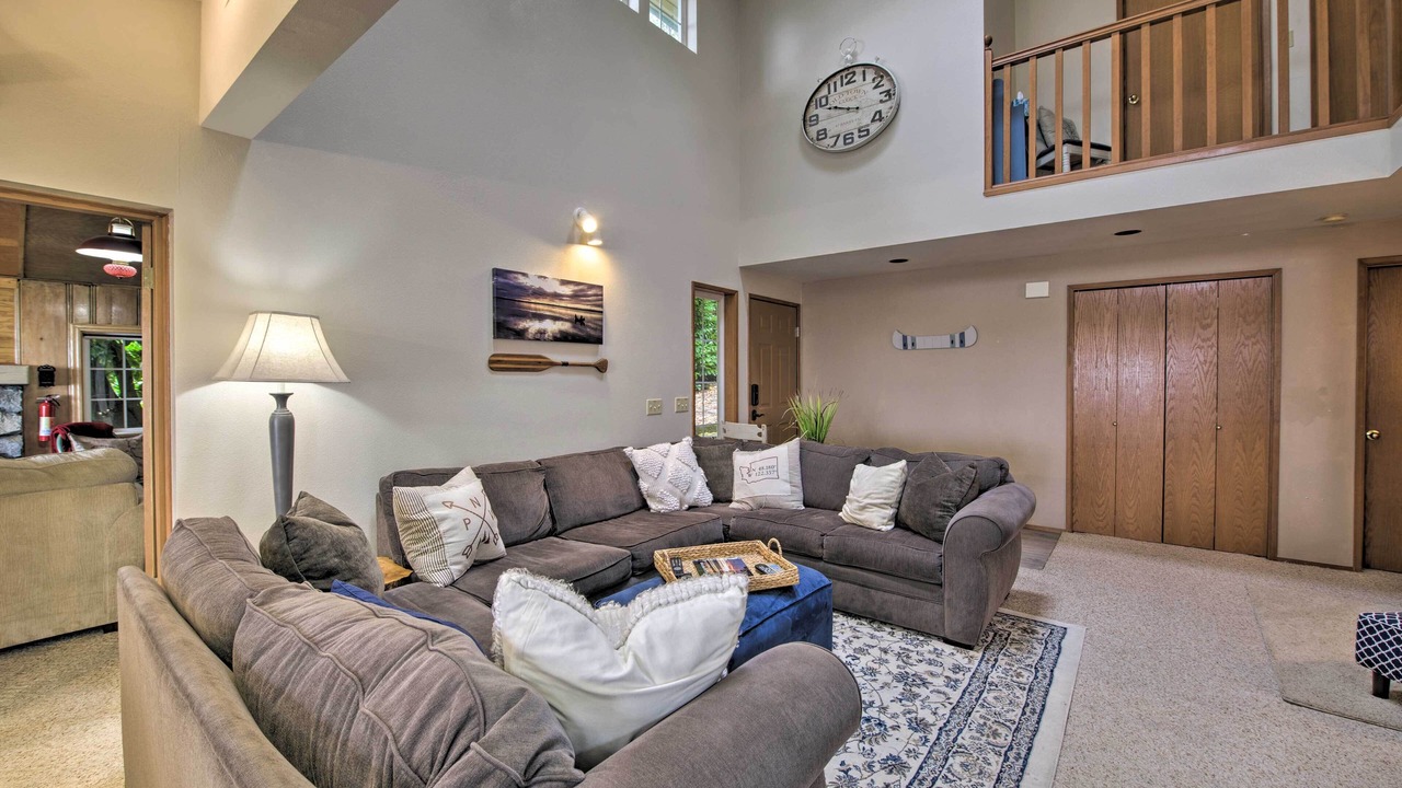 Photo of Livingroom in Warm Beach