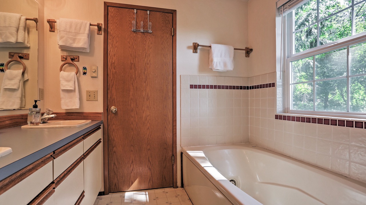 Photo of Bathroom in Warm Beach