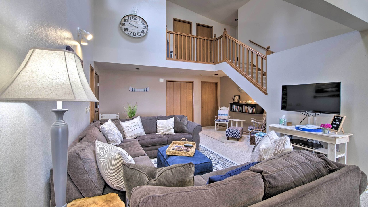 Photo of Livingroom in Warm Beach