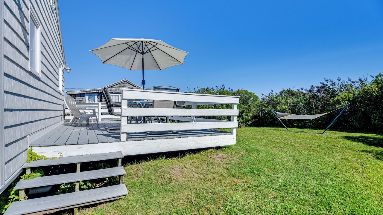 Photo of Patio Balcony in Quonochontaug