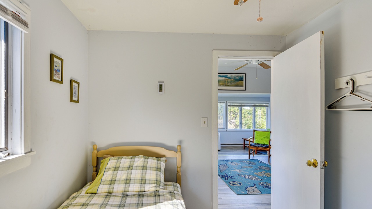 Photo of Bedroom in Quonochontaug