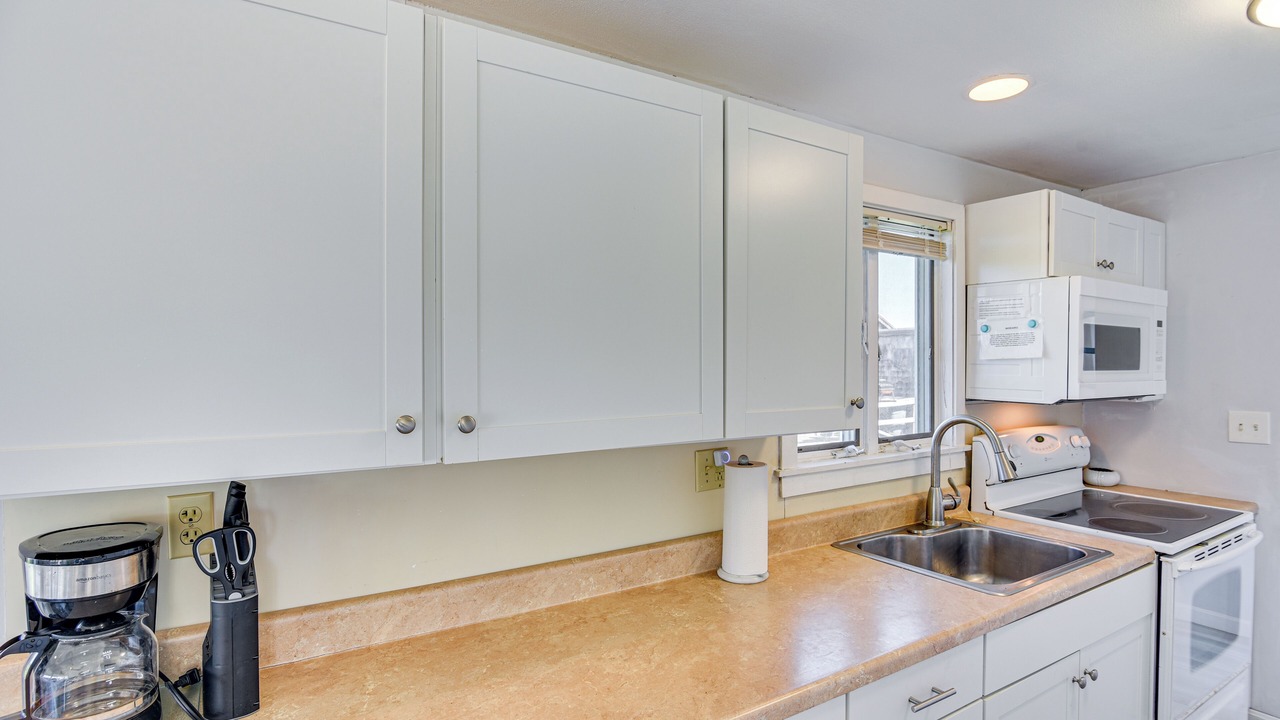 Photo of Kitchen in Quonochontaug