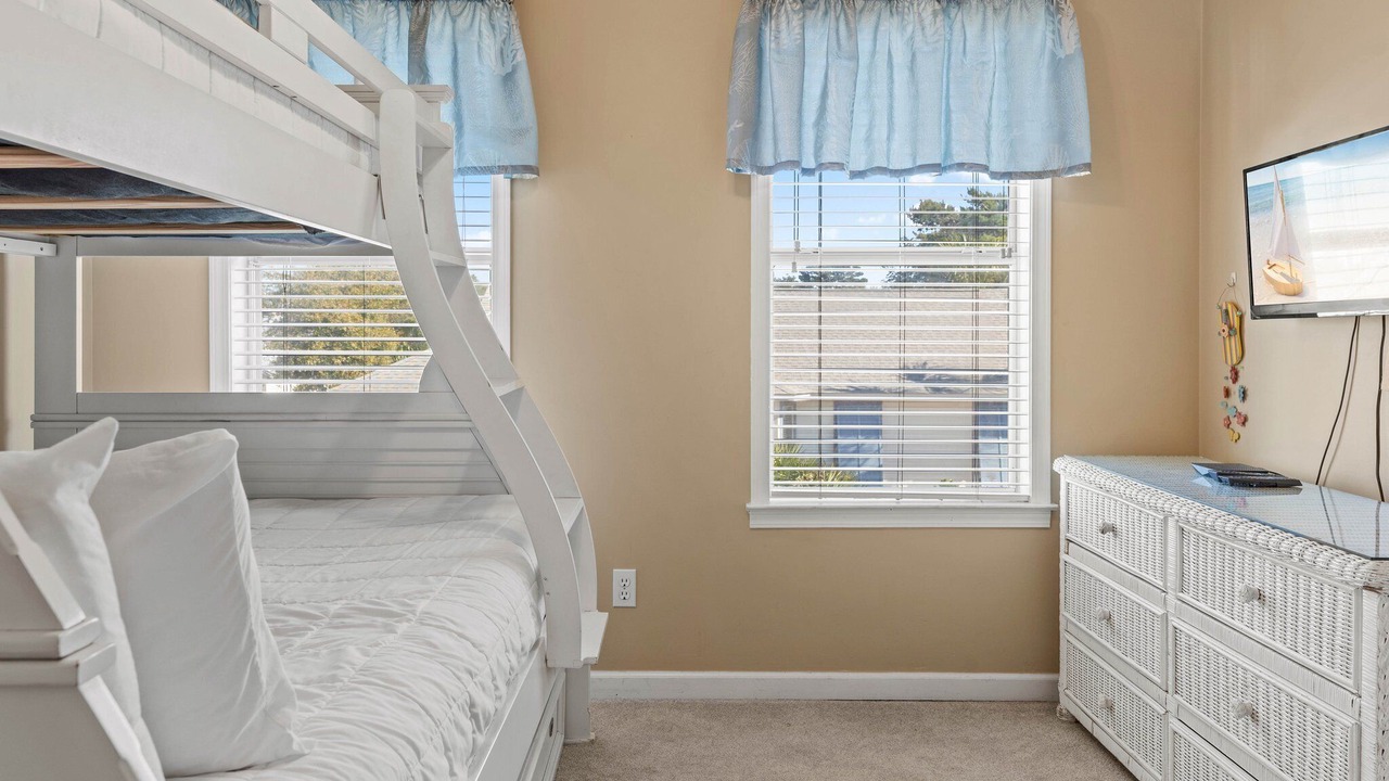 Photo of Bedroom in Crystal Beach