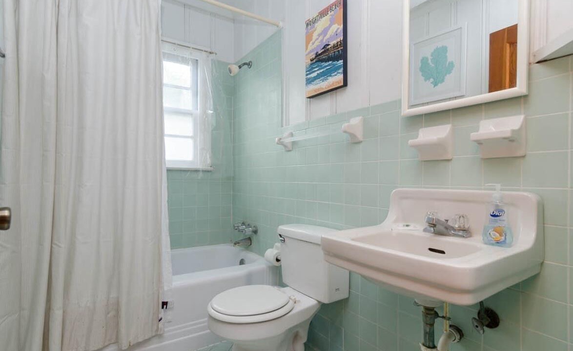 Photo of Bathroom in Wrightsville Beach