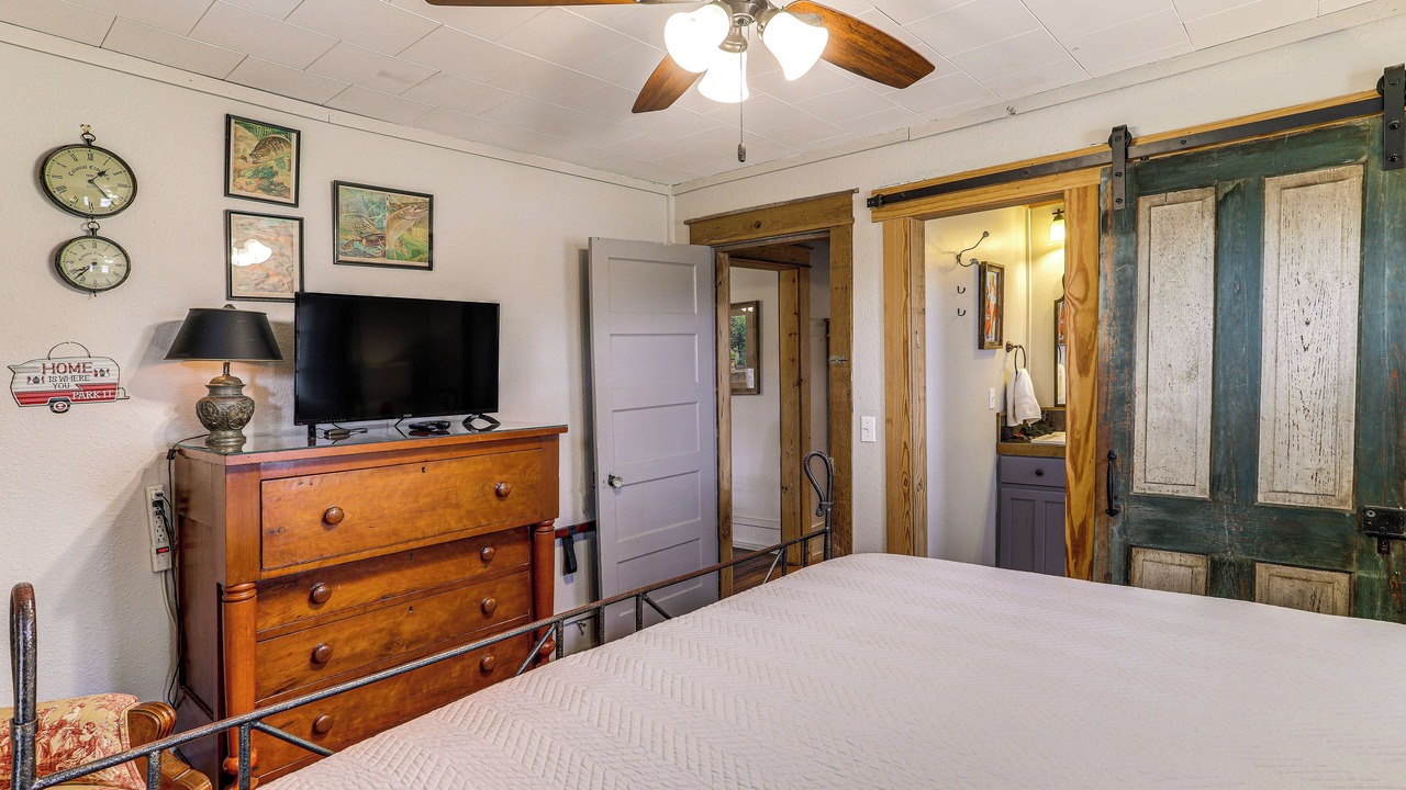 Photo of Bedroom in Hardy