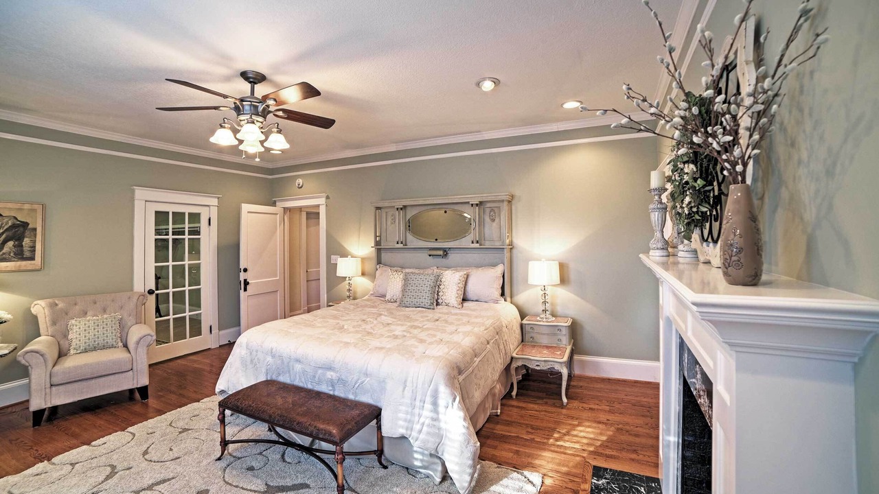 Photo of Livingroom in Cleveland