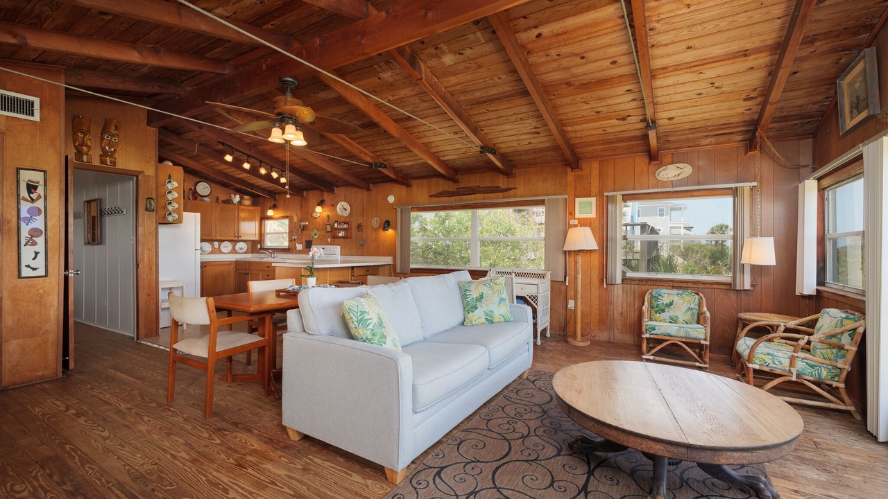 Photo of Livingroom in Butler Beach