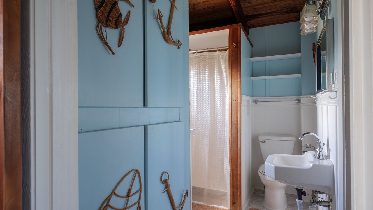 Photo of Bathroom in Butler Beach