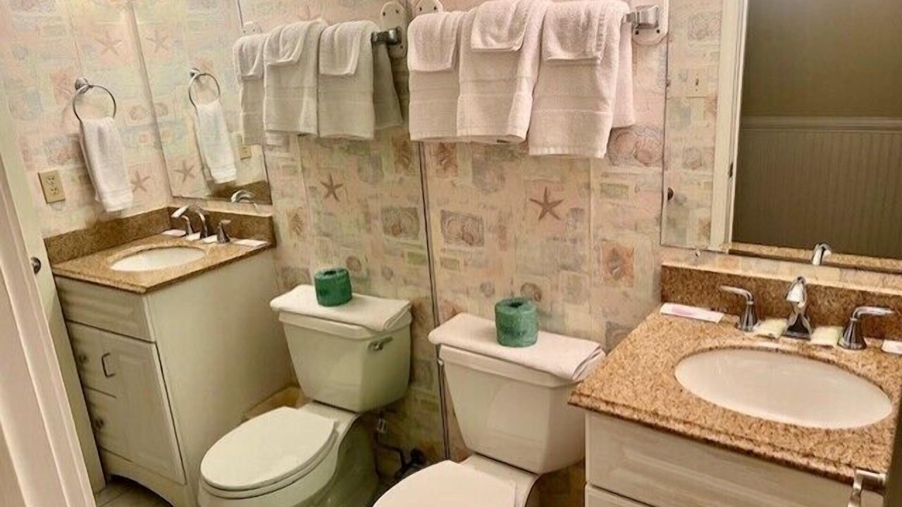 Photo of Bathroom in Garden City