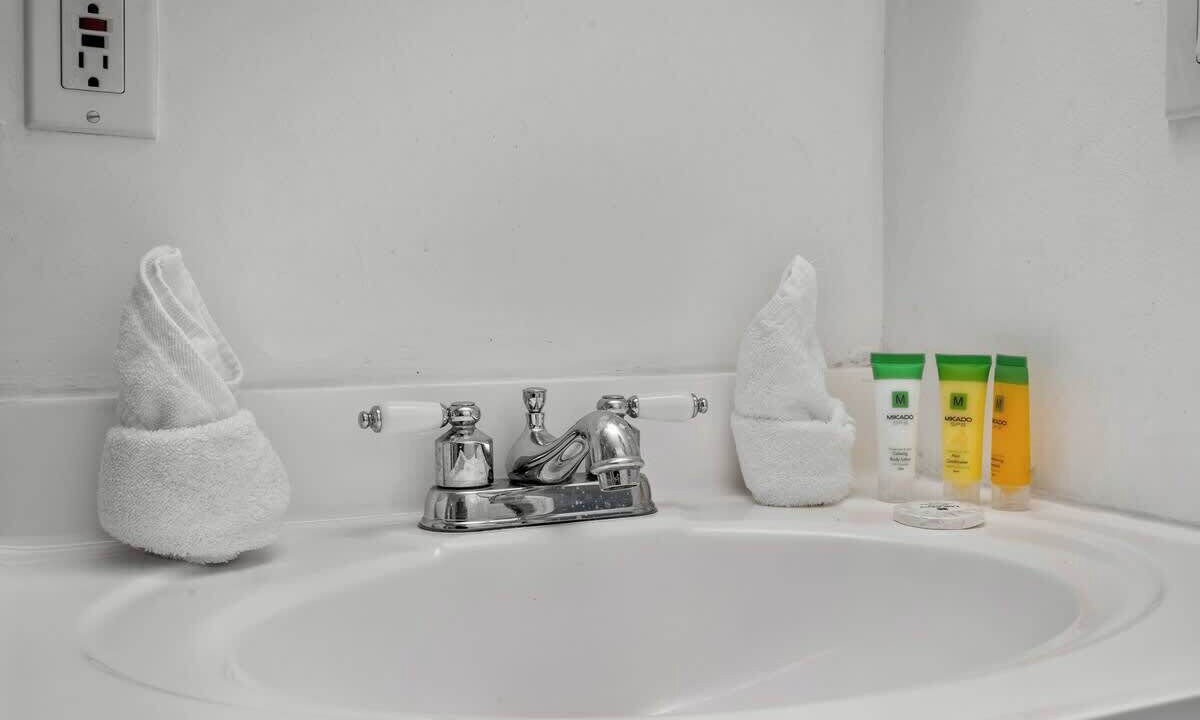 Photo of Bathroom in Garden Isles