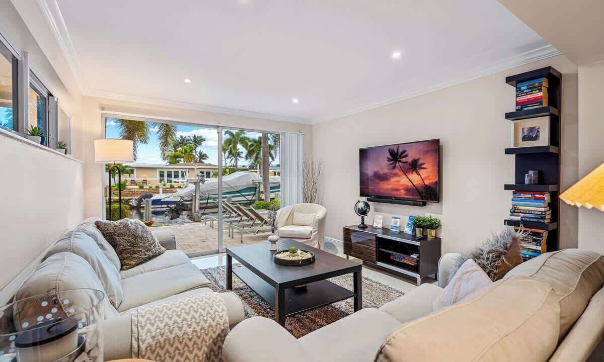 Photo of Livingroom in Garden Isles
