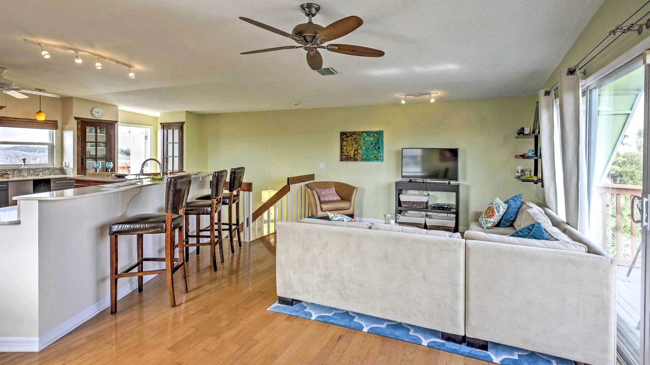 Photo of Livingroom in Butler Beach