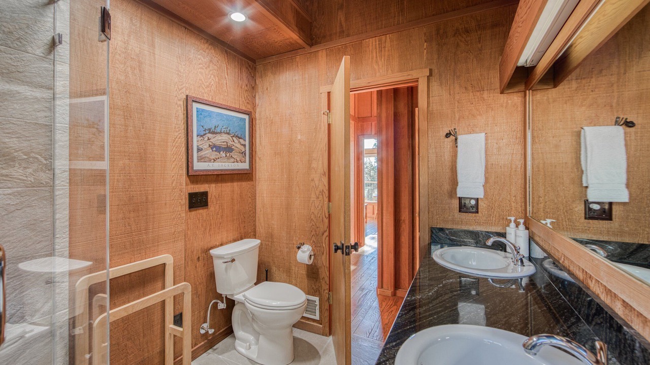 Photo of Bathroom in Lake Forest