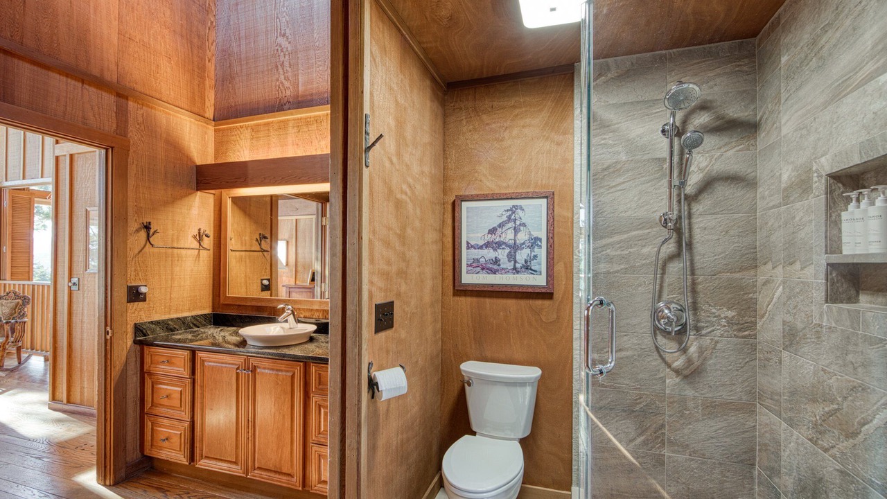 Photo of Bathroom in Lake Forest