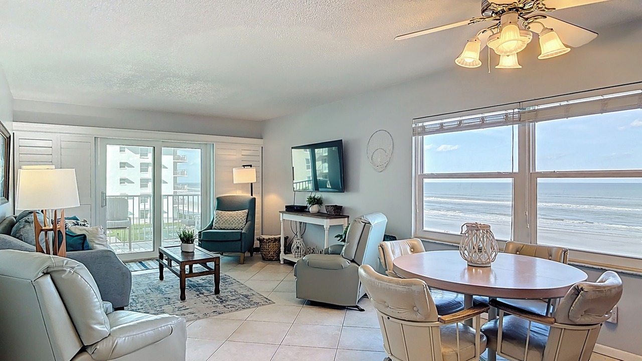 Photo of Livingroom in New Smyrna Beach