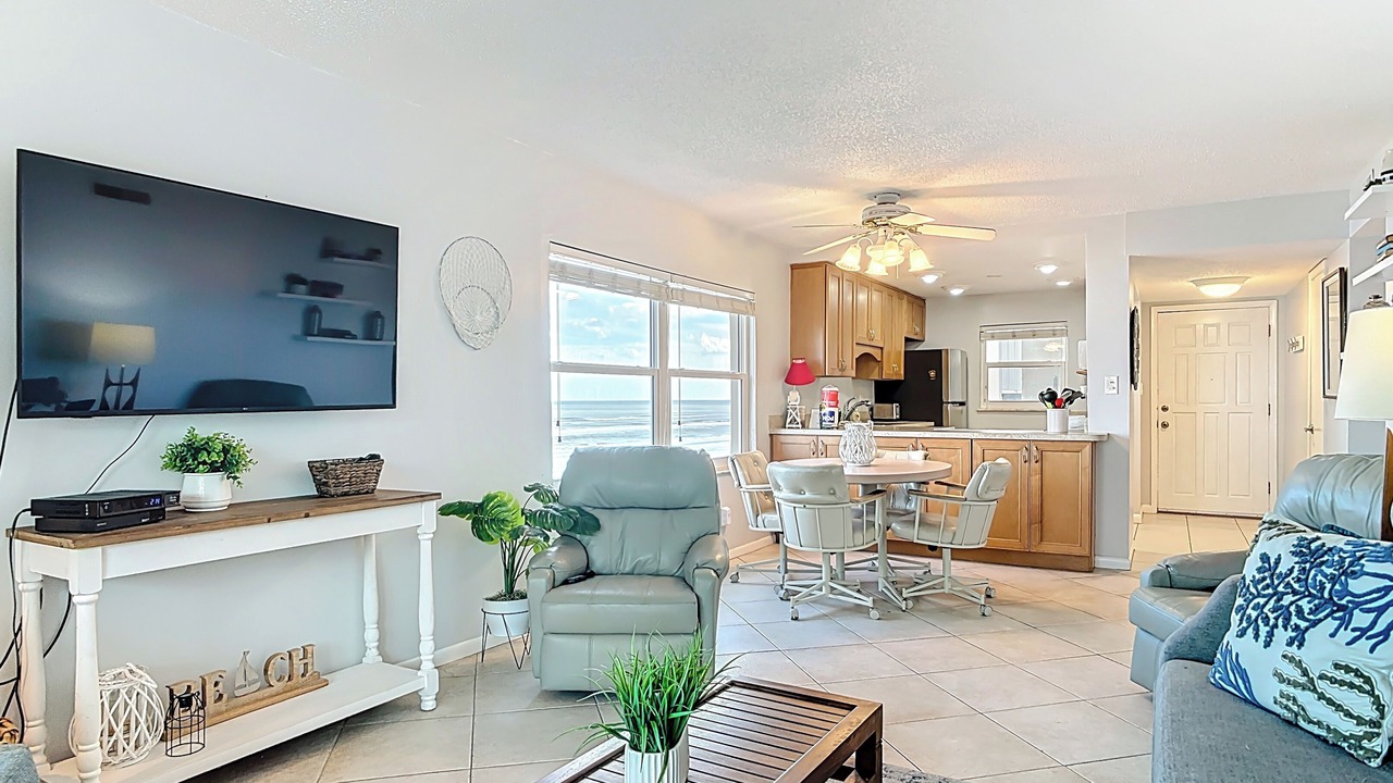 Photo of Livingroom in New Smyrna Beach