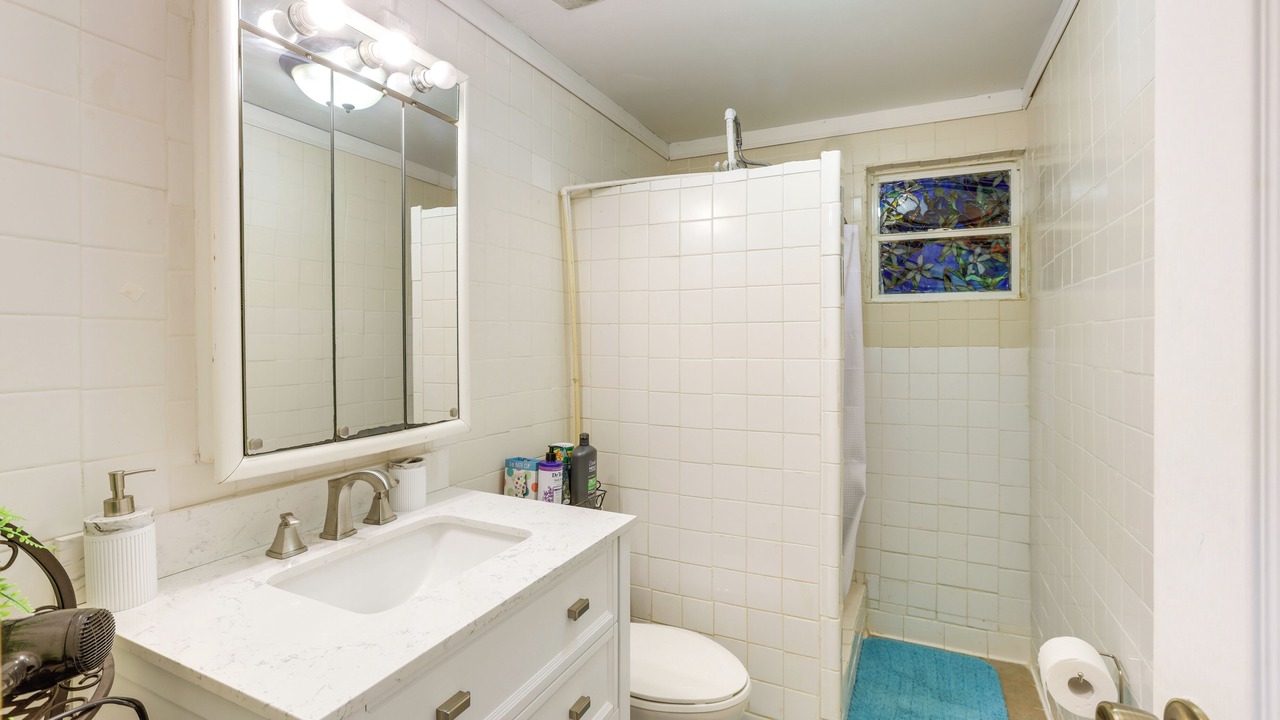 Photo of Bathroom in Delta