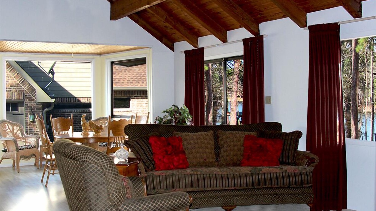 Photo of Livingroom in Berryville