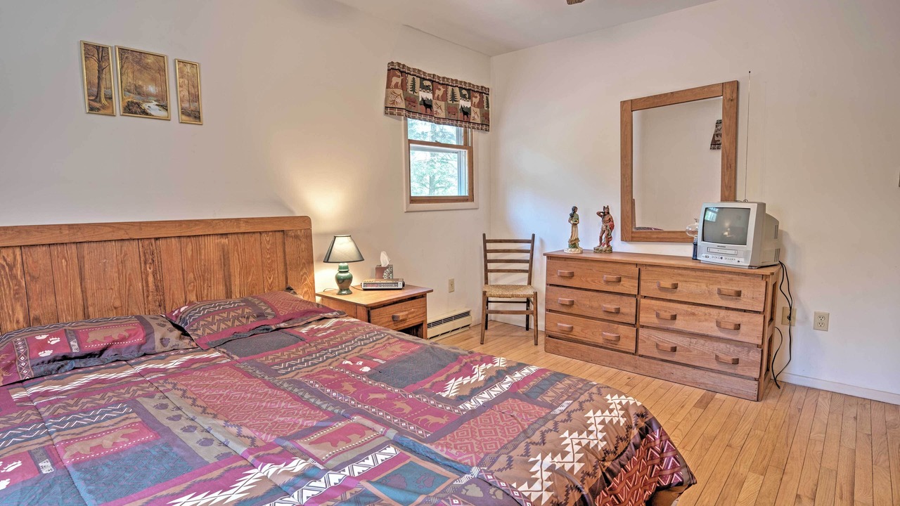 Photo of Bedroom in Pocono Lake