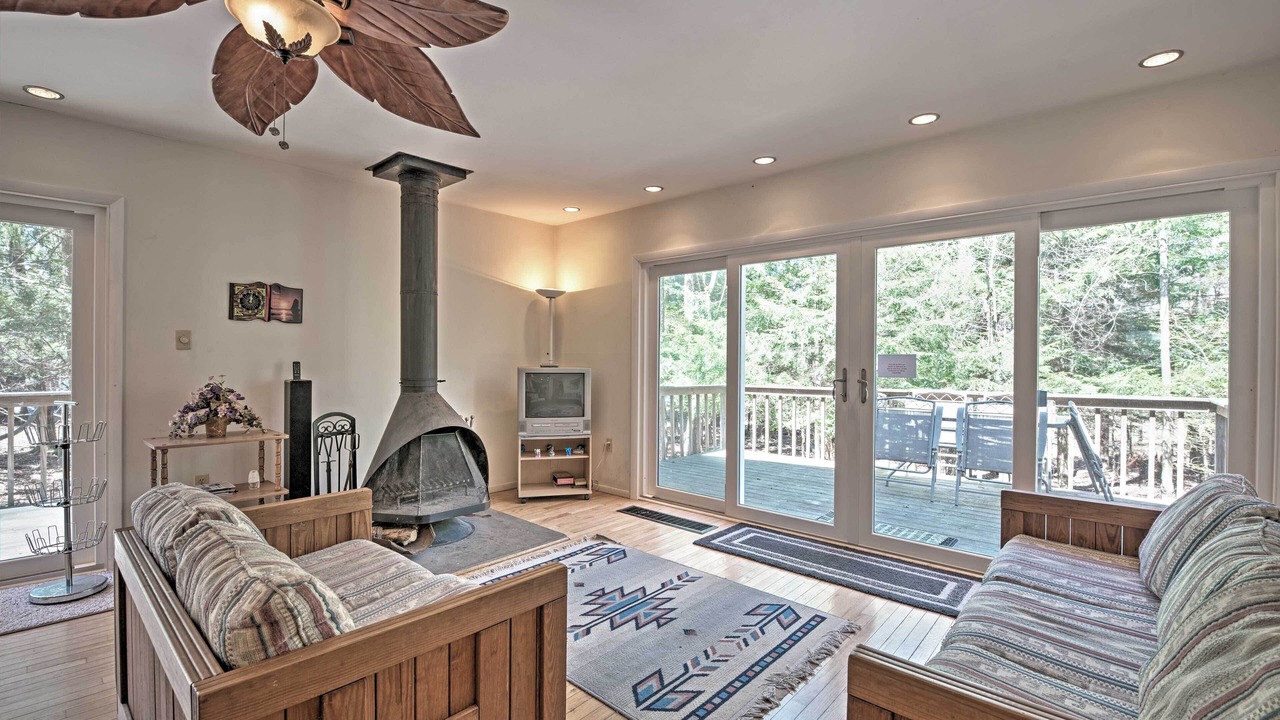 Photo of Bedroom in Pocono Lake