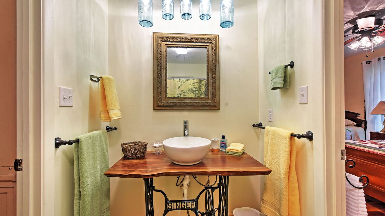 Photo of Bathroom in Candler