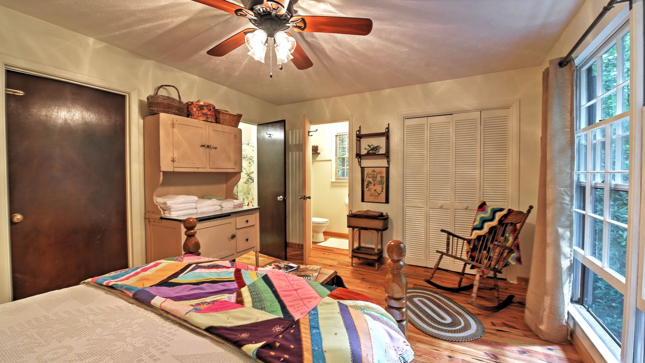 Photo of Bedroom in Candler