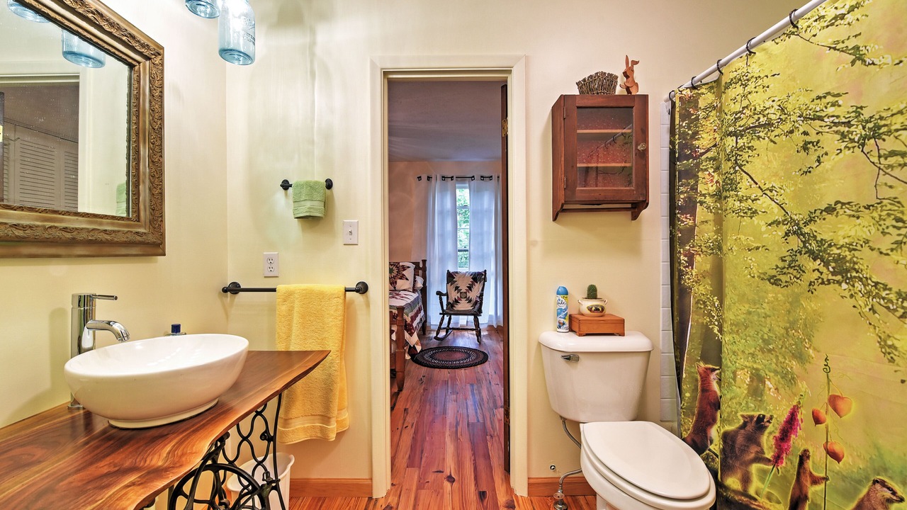 Photo of Bathroom in Candler