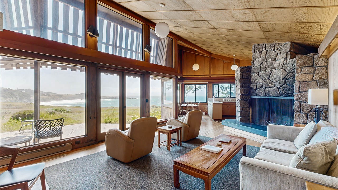 Photo of Livingroom in Sea Ranch